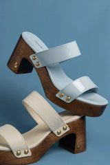 Larroudé x Kenneth Cole: Sandal Maya Patent Leather